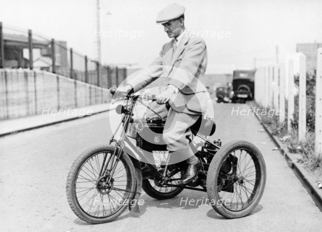 An 1898 De Dion tricycle and rider, (c1898?). Artist: Unknown