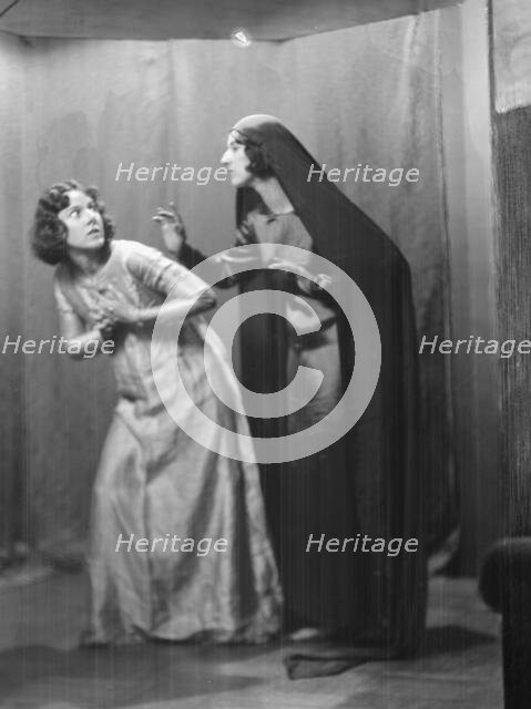 Guthrie dancers, between 1924 and 1929. Creator: Arnold Genthe.