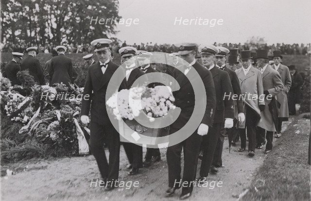 Funeral of Captain Liljeberg and Nils Uttergård, Sweden, 1932. Artist: Otto Ohm