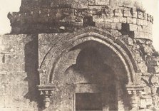 Jérusalem, Détails de la porte d'un Dôme sépulcral, 1854. Creator: Auguste Salzmann.