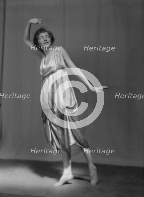 Cushing, Jessie H., Miss, 1916 Apr. 11. Creator: Arnold Genthe.