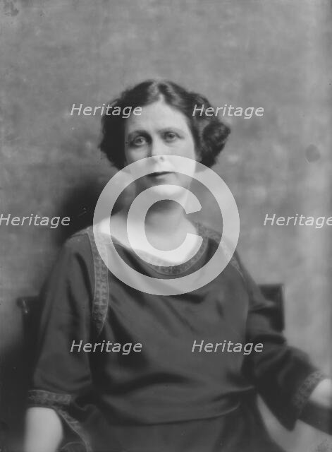 Duncan, Isadora, portrait photograph, between 1916 and 1918. Creator: Arnold Genthe.