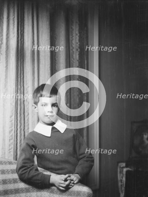 Twichell Mr., son of, portrait photograph, 1925 Nov. 19. Creator: Arnold Genthe.