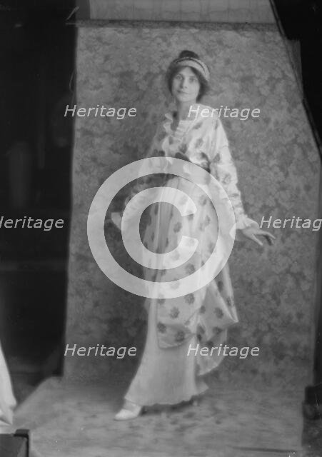 Spade, Gypsy (Yum-Yum), portrait photograph, 1913. Creator: Arnold Genthe.