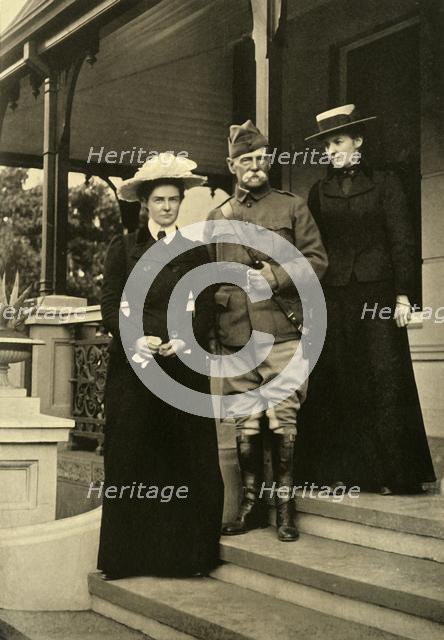 'Lord Roberts and his Daughters at Pretoria', 1900, (1901).  Creator: Horace Walter Nicholls.