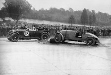 Lagonda passing R Childe's crashed Lea-Francis, BARC 6-Hour Race, Brooklands, Surrey, 1929, Artist: Bill Brunell.