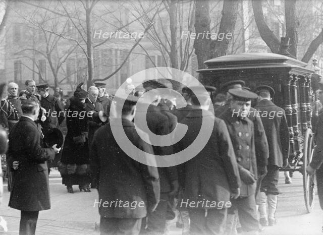 Admiral George Dewey, U.S.N. - Coffin Leaving House, 1917. Creator: Harris & Ewing.