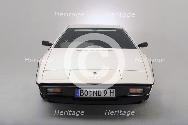 Lotus Esprit 1977 from the James Bond film The Spy Who Loved Me. Artist: Simon Clay.