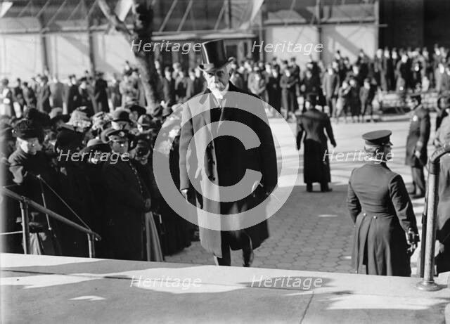 Pan American Mass - Thanksgiving Day At St. Patrick's - Minister Rojas, of Venezuela, 1912. Creator: Harris & Ewing.