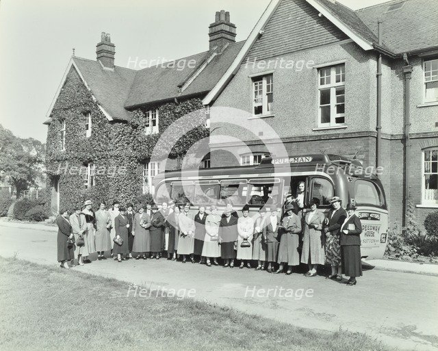 Group of women visitors in front of a school, Croydon, 1937. Artist: Unknown.