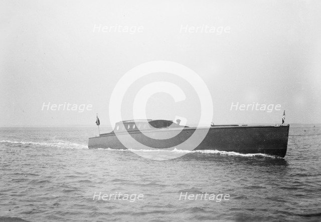 Camper and Nicholson's motor yacht launch. Creator: Kirk & Sons of Cowes.