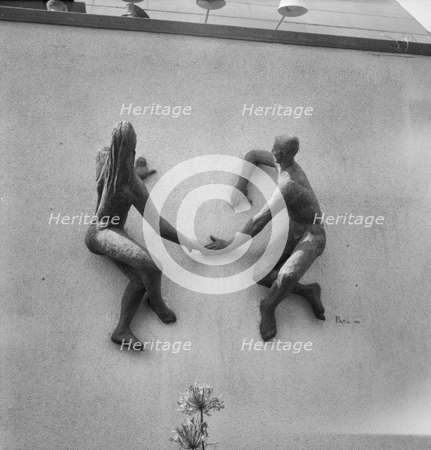 'The Sunbathers', sculpture by Laszlo Peri, Festival of Britain, South Bank, Lambeth, London, 1951. Artist: MW Parry.