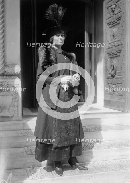 Mrs. Cortland [i.e. Courtlandt], D. Barnes, between c1915 and c1920. Creator: Bain News Service.