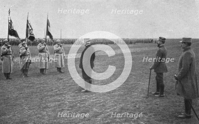 ''Remise de Drapeaux a des regiments de cavalerie de formation Nouvelle.', 1916. Creator: Unknown.