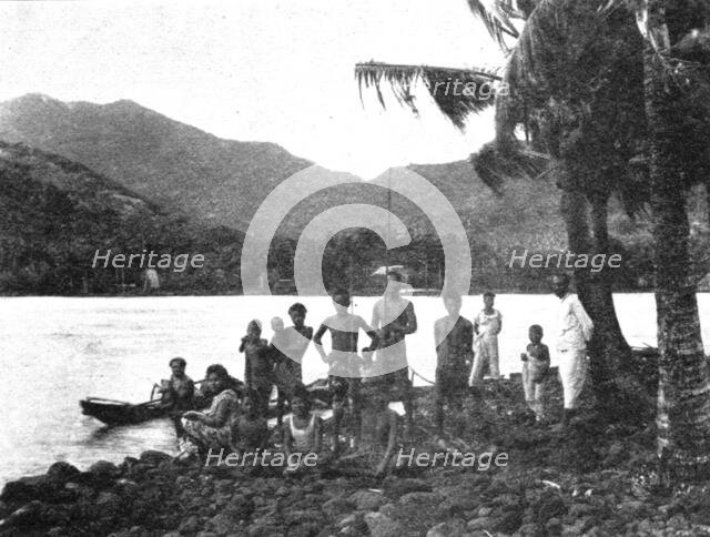 ''Indigenes des environs d'Apia (iles Samoa); Les Terres Du Pacifique', 1914. Creator: Unknown.