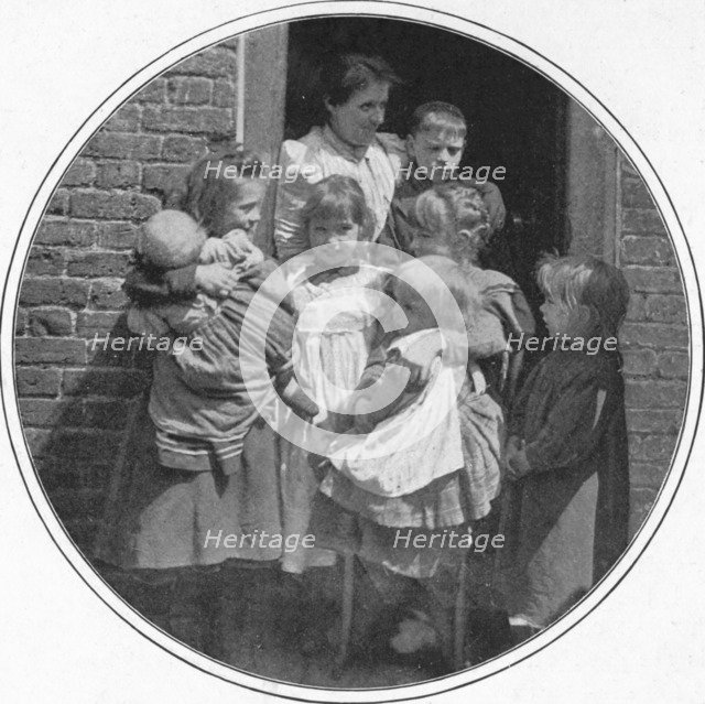 A happy little group, London, c1901 (1901). Artist: Unknown.