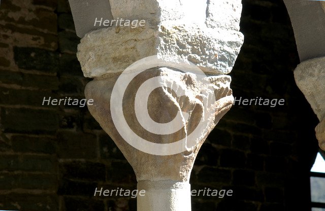 Capital of the cloister of the Monastery of Sant Pere de Casserres.