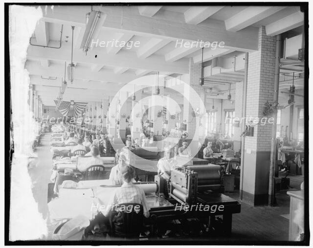 Liberty Loan. Bureau of Engraving, between 1910 and 1920. Creator: Harris & Ewing.