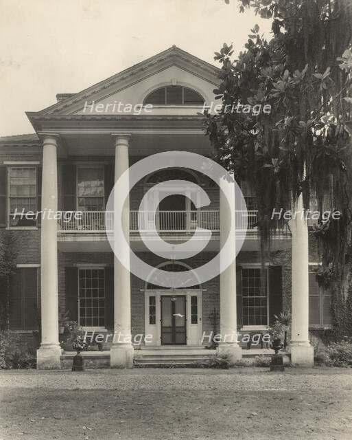 Arlington, Natchez, Adams County, Mississippi, 1938. Creator: Frances Benjamin Johnston.