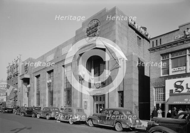 Dollar Savings Bank, Grand Concourse, Bronx, New York, 1946. Creator: Gottscho-Schleisner, Inc.