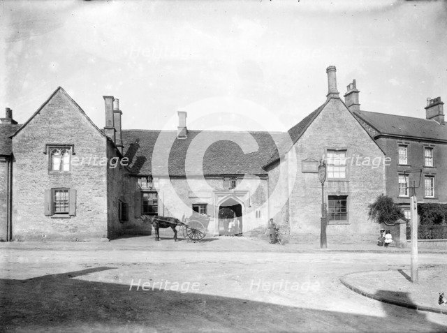 The Crown Inn, Shipton Under Wychwood, Oxfordshire, c1860-c1922. Artist: Henry Taunt