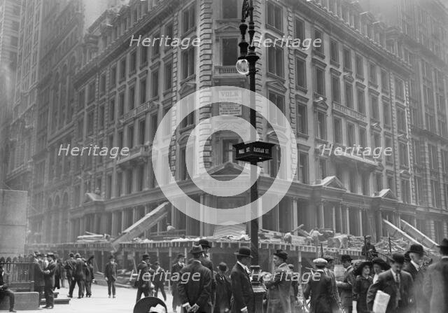 Tearing down Morgan bldg., 1913. Creator: Bain News Service.