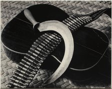 Guitare, cartouchière et faucille (Guitar, cartridge belt and sickle), 1929.