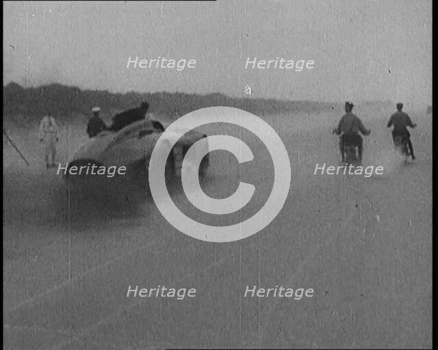 Malcolm Campbell with Blue Bird/Bluebird in South Africa, 1929. Creator: British Pathe Ltd.