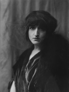 Yorska, Mme., portrait photograph, 1913. Creator: Arnold Genthe.