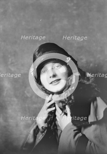 Miss Madrienne La Barre, portrait photograph, 1917 Dec. 1. Creator: Arnold Genthe.
