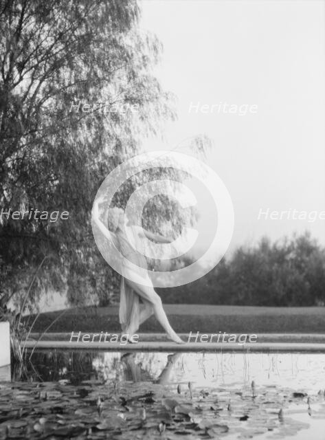 Marion Morgan dancers, between 1914 and 1927. Creator: Arnold Genthe.