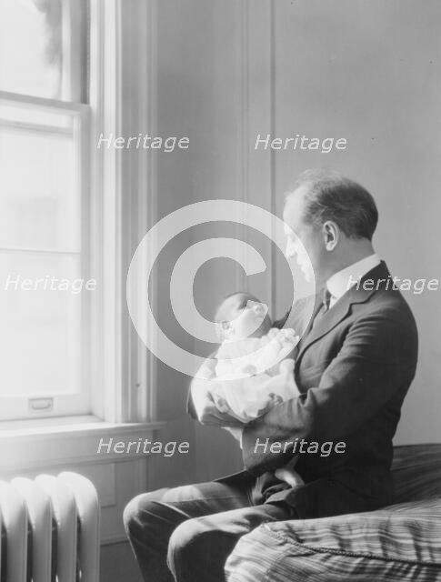 Kennerley, Mr., and Norman baby, portrait photograph, 1925 July 22. Creator: Arnold Genthe.
