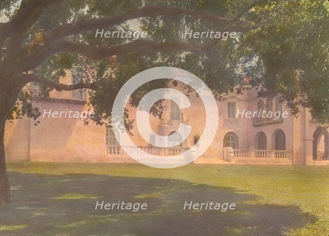 "Mi Suen~o," Herbert Coppell house, 1245 South Grand Avenue, Pasadena, California, 1917. Creator: Frances Benjamin Johnston.