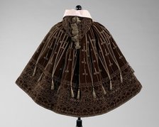 Evening cape, French, 1895. Creators: House of Worth, Jean-Philippe Worth.