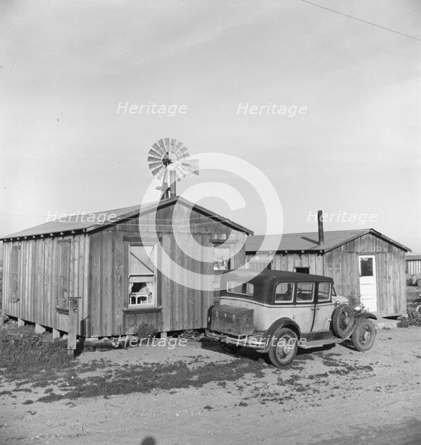 Cabins which rent for ten dollars..., Arkansawyers auto camp, Greenfield, Salinas Valley, CA, 1939. Creator: Dorothea Lange.