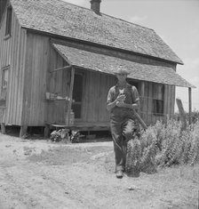 Former tenant farmer on a large cotton farm, Bell County, Texas, 1937. Creator: Dorothea Lange.