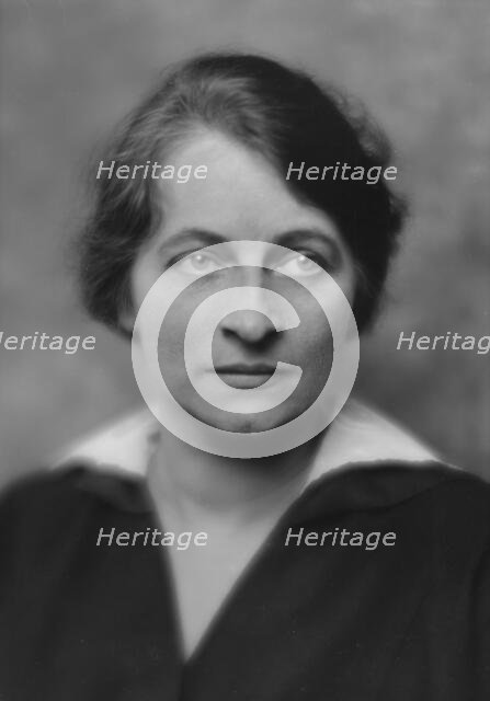 Martin, Ricardo, Mrs., portrait photograph, 1915 Nov. 3. Creator: Arnold Genthe.