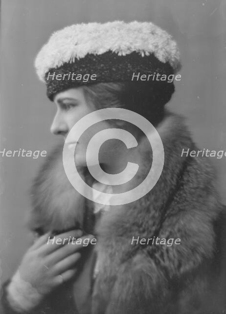 Colt, R.C., Mrs., portrait photograph, 1916 Apr. 6. Creator: Arnold Genthe.