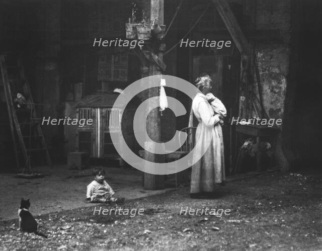 Italian courtyard, New Orleans, between 1920 and 1926. Creator: Arnold Genthe.