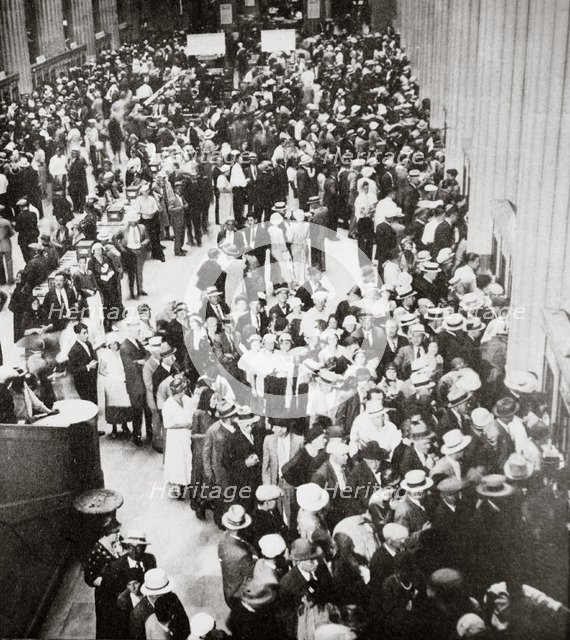 Depositors of the Union Trust Company, Cleveland, Ohio, USA, Great Depression, July 1933. Artist: Unknown