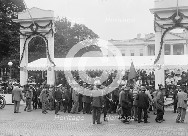 Confederate Reunion - Parade; Reviewing Stand, 1917. Creator: Harris & Ewing.