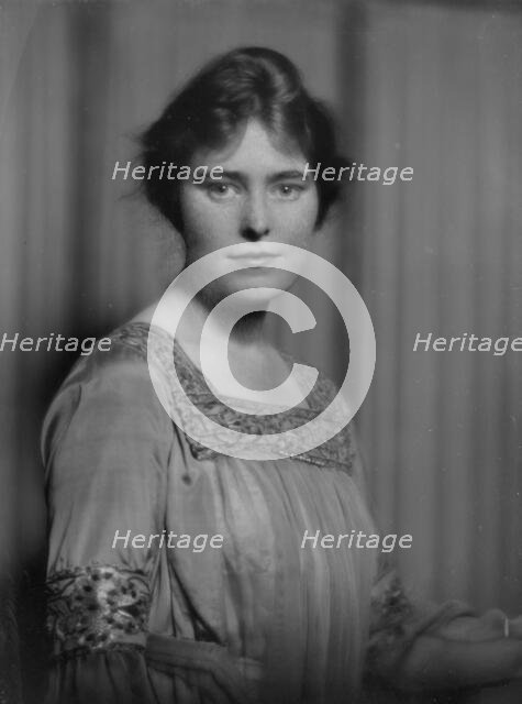 Wilson, Grace, Miss, portrait photograph, 1917. Creator: Arnold Genthe.