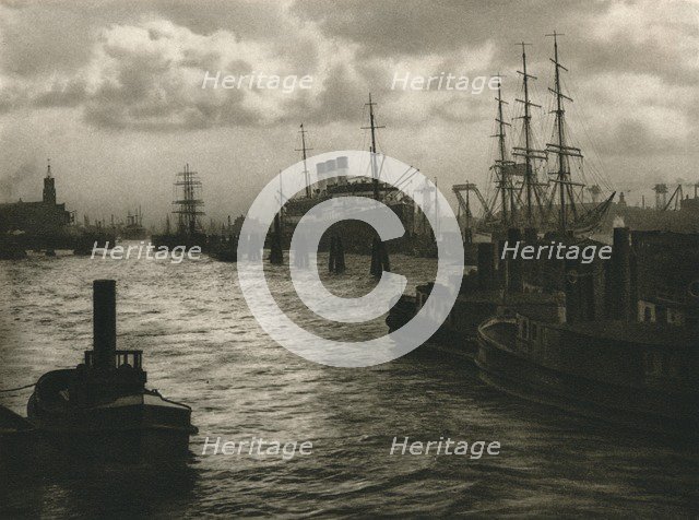 'Im Hamburger Hafen - (In Hamburg Harbour)', 1931. Artist: Kurt Hielscher.