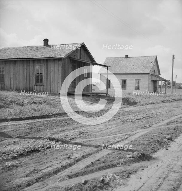 Abandoned house in Carey, Texas, 1937. Creator: Dorothea Lange.