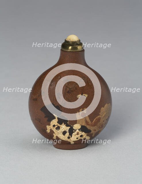 Snuff Bottle with Doves and Pekingese Dogs, Qing dynasty (1644-1911), 1820-1850. Creator: Unknown.