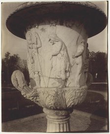 Versailles, Vase par Cornu, 1904. Creator: Eugene Atget.