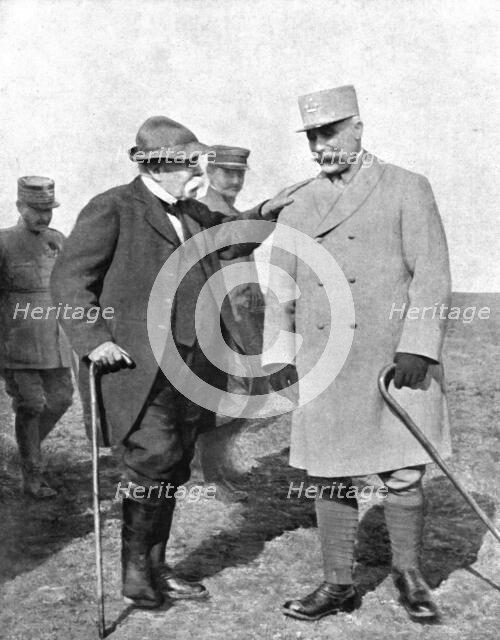 'Ceux qui croient au "dernier quart d'heure"; M. Clemenceau et le general Petain', 1918. Creator: Unknown.