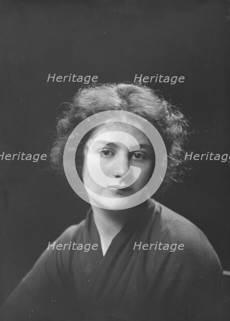 Miss Hortense Alden, portrait photograph, 1919 Feb. Creator: Arnold Genthe.