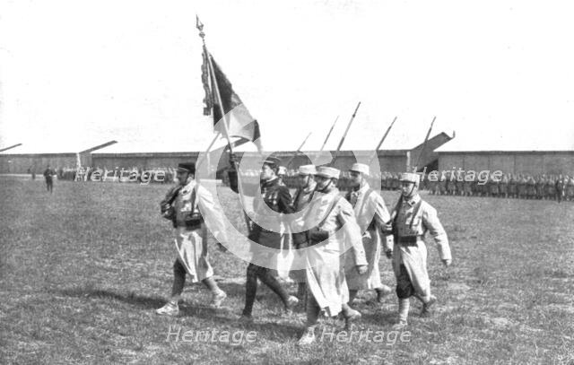 ''Le Drapeau de L'Aviation; Le dradeau de l'aviation porte par Guyemer, alors sous..., 1916. Creator: Unknown.