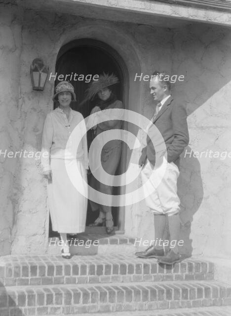 Slater, Mrs., and friends on the steps of a house in Long Beach, 1924 July. Creator: Arnold Genthe.
